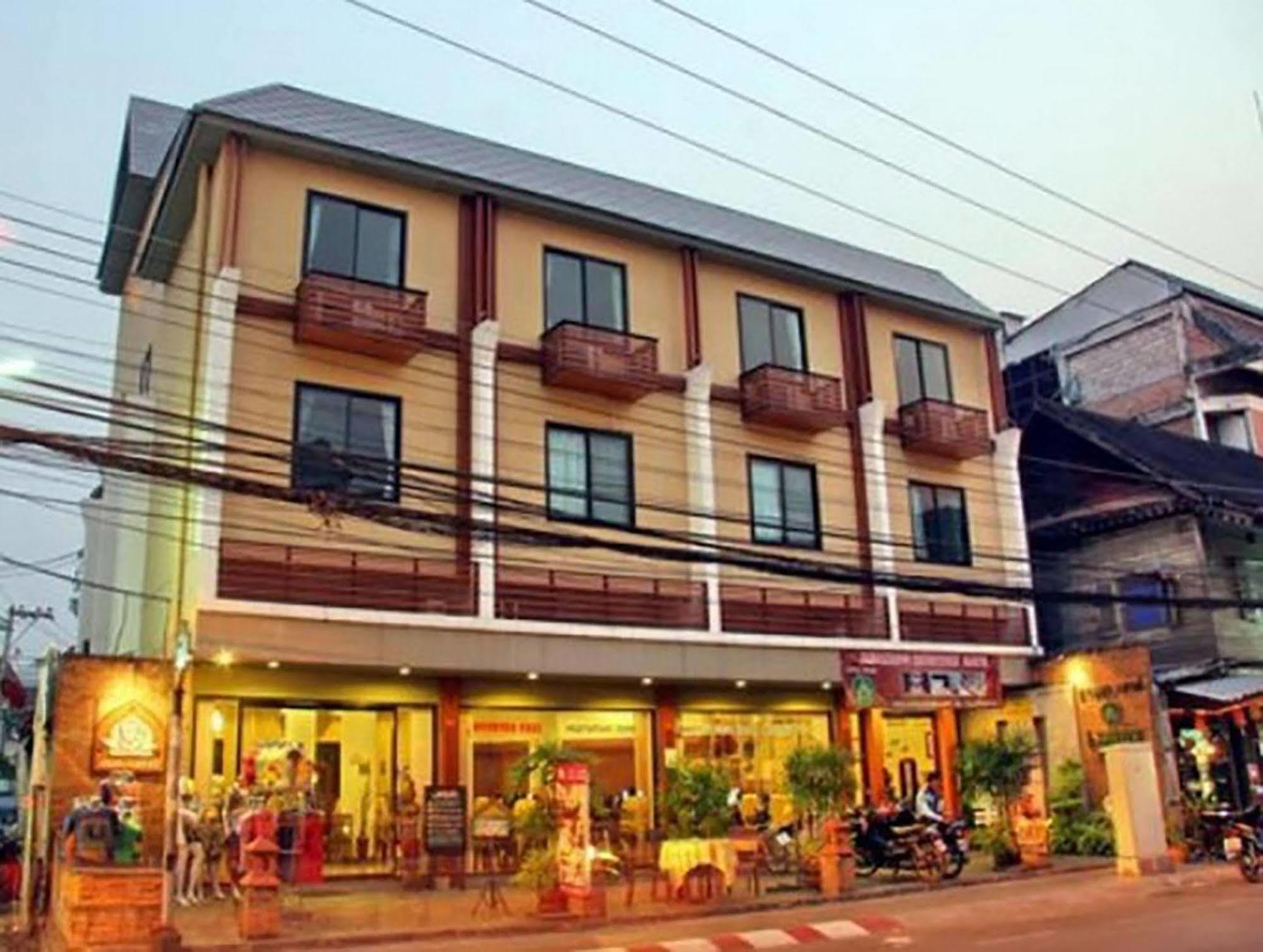 Lanna House Hotell Chiang Mai Exteriör bild